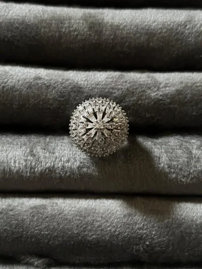 Zehra Zircon