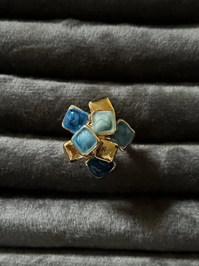 Blue Aurum